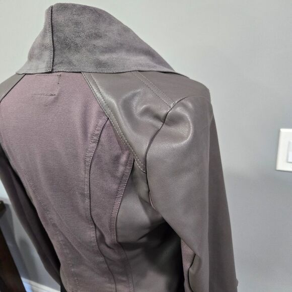 🐢 KUT from Kloth,  Gray faux leather drape front jacket 🧥 Size Small VG - Picture 7 of 15